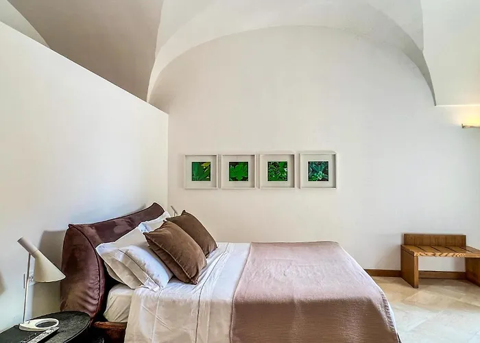 Santacroce Luxury Pensión 4*