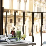 Santacroce Luxury Pensión
