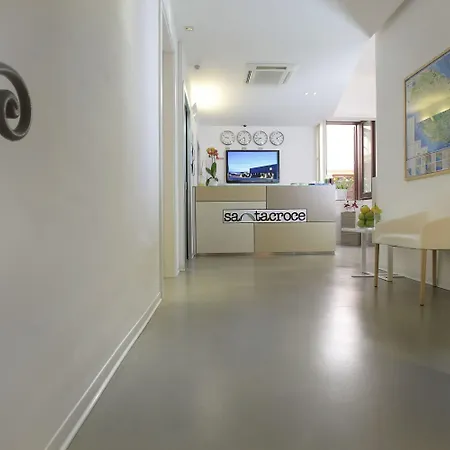桑塔克罗塞豪华酒店 招待所 莱切